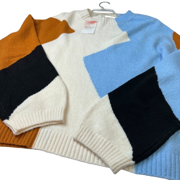 A Beautiful Soul Captivating Abstract Bullover Cowl Neck Sweater NWT - Picture 2 of 10